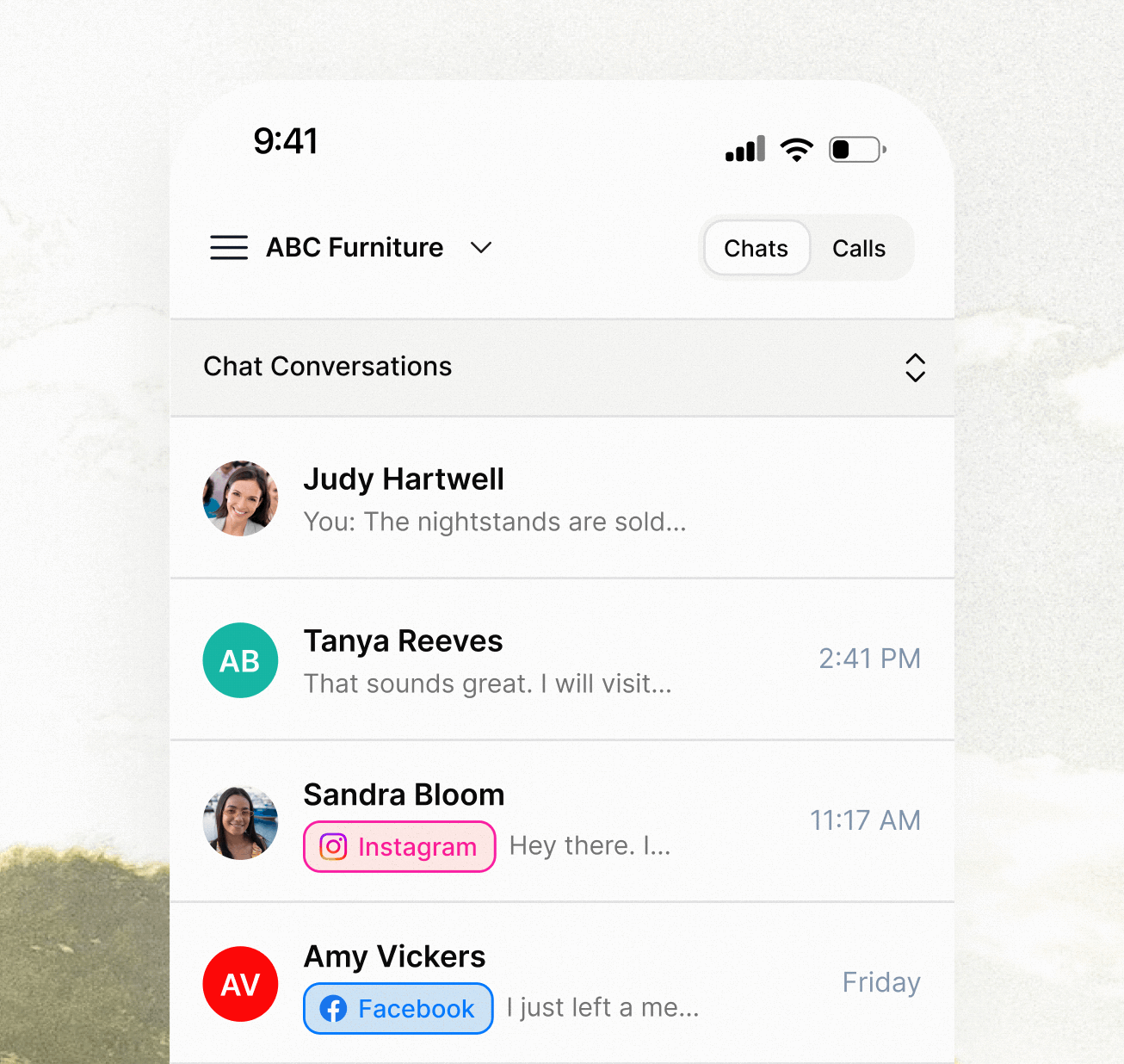 Animation: a call arriving on a phone through a native iOS call interface